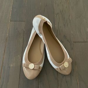 Michael Kors two tone ballet flats 8.5